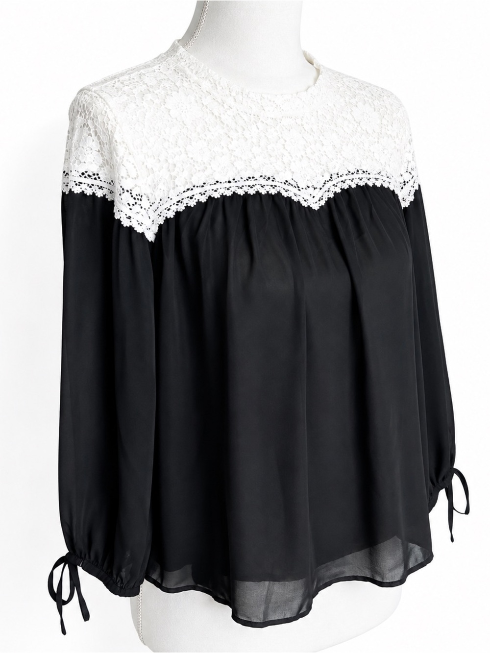 BE YOU TIFUL Blouse, Sheer Lace Neckline, Sz Lg, NWT